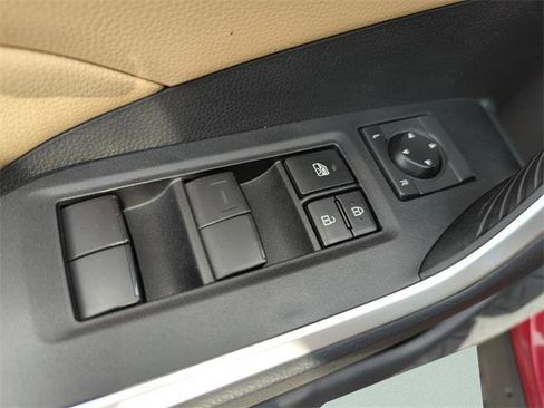 Used 2019 Toyota RAV4 LE image 21