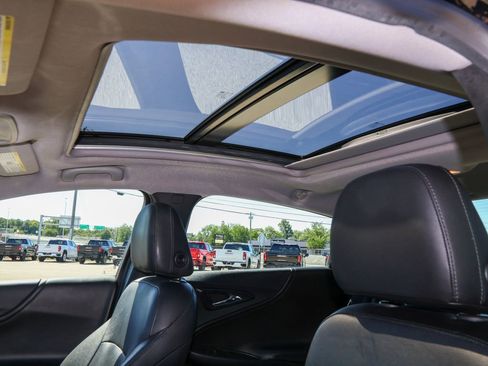 Used 2016 Chevrolet Malibu Premier FWD image 7