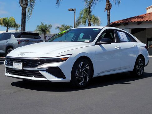 Used 2025 Hyundai Elantra Sport FWD image 5