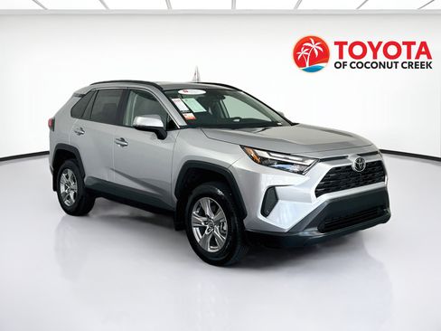 Used 2025 Toyota RAV4 XLE w/ Convenience Package FWD image 1