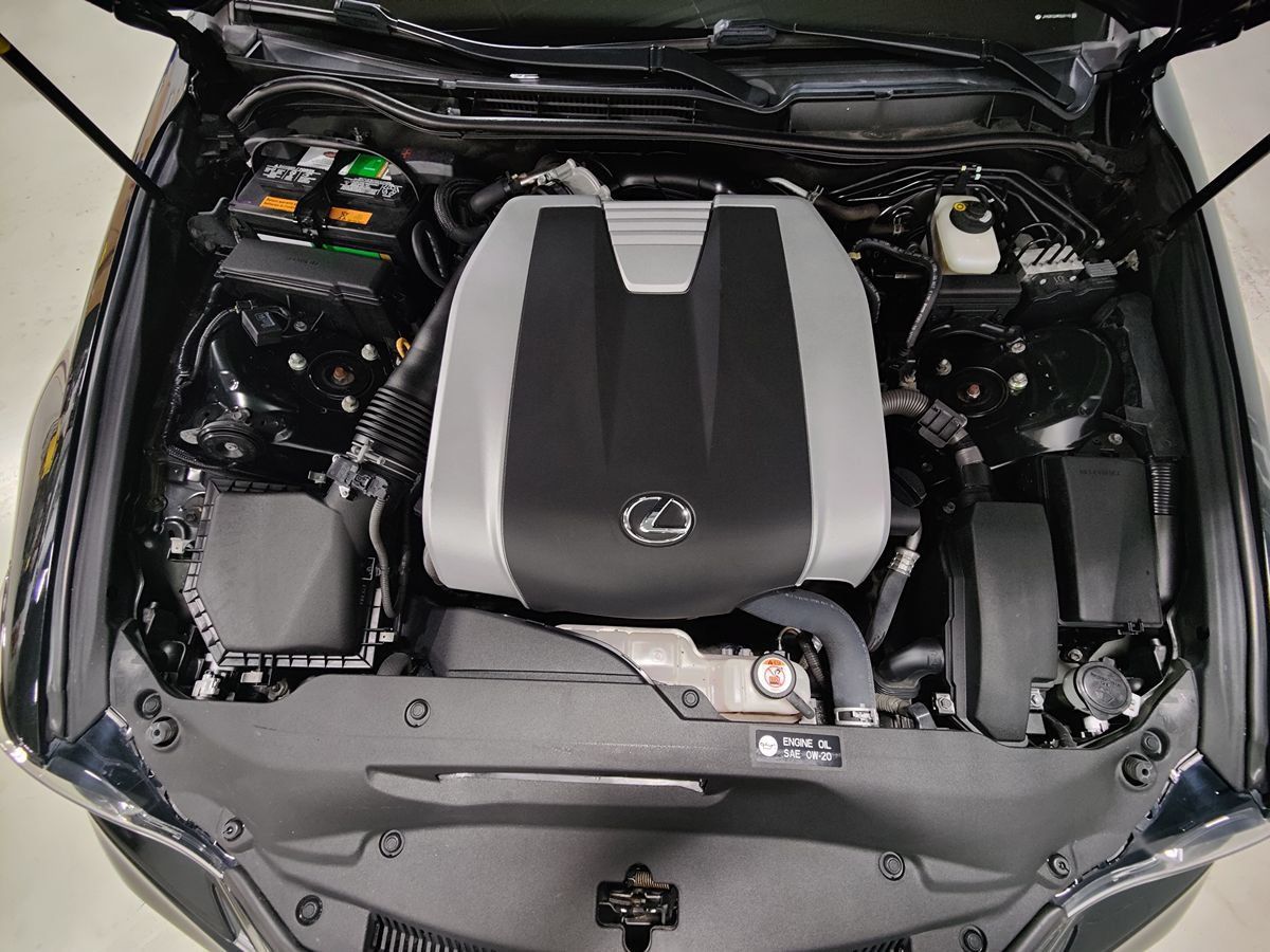 Used 2019 Lexus IS 300 F Sport w/ F Sport Package AWD/4WD image 4
