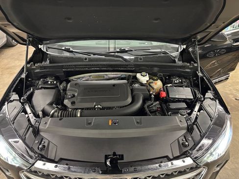 Used 2022 Buick Envision Avenir w/ Technology Package II FWD image 9