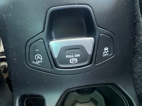 Used 2023 Jeep Renegade Latitude w/ Premium Group AWD/4WD image 30