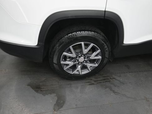 Used 2023 GMC Acadia SLT image 11