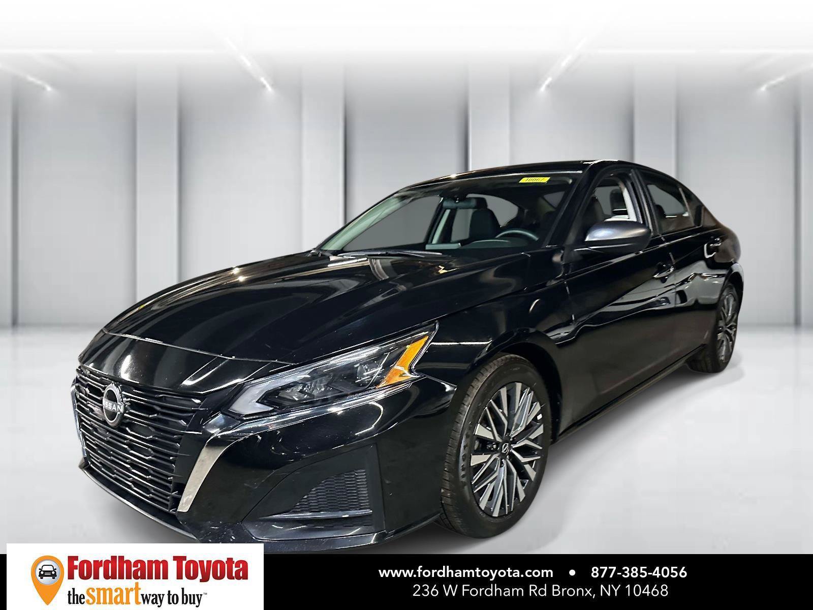Used 2025 Nissan Altima 2.5 SV FWD image 8