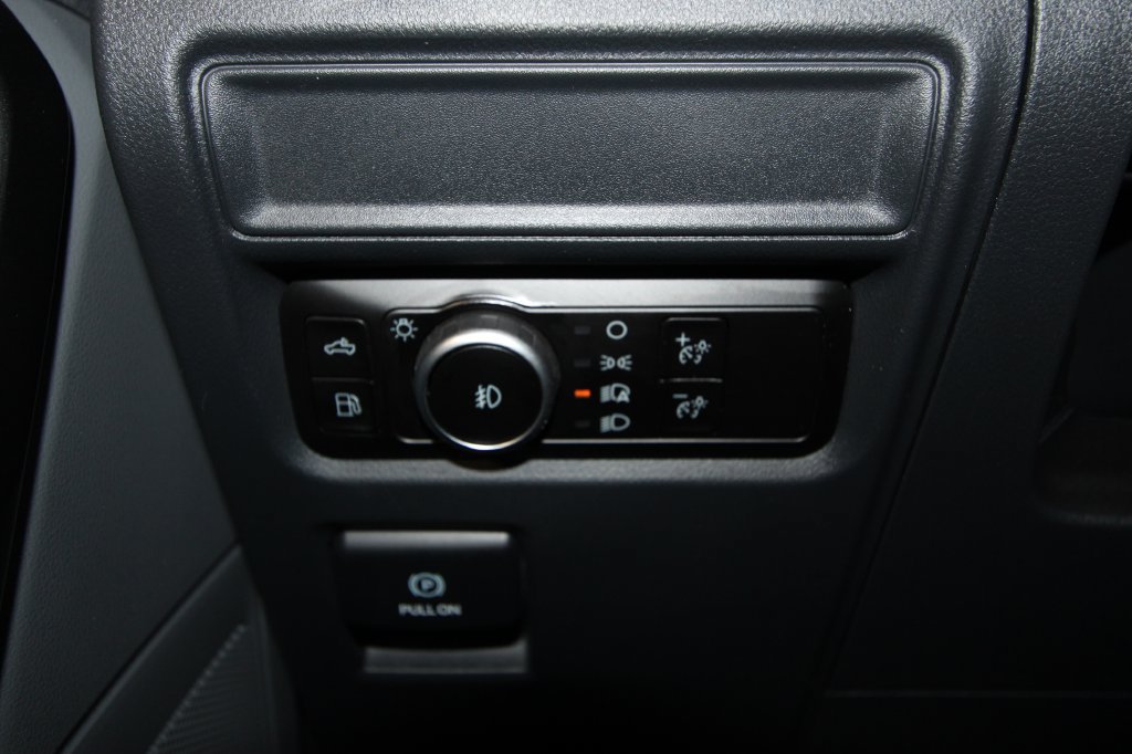 Used 2025 Ford F150 XL w/ Equipment Group 104A Hybrid AWD/4WD image 9