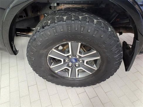 Used 2015 Ford F150 XLT w/ Equipment Group 302A Luxury image 8