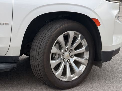 Used 2021 Chevrolet Tahoe Premier w/ Premium Package AWD/4WD image 5