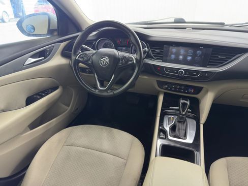 Used 2018 Buick Regal Preferred w/ Sights and Sounds Package image 15