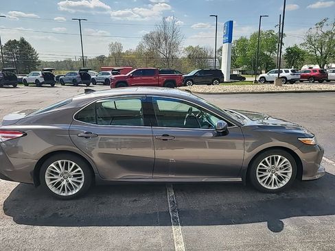 Used 2018 Toyota Camry XLE w/ Audio Package FWD image 4