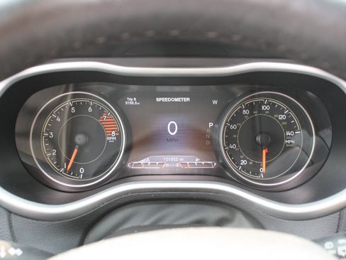 Used 2017 Jeep Cherokee Limited AWD/4WD image 10