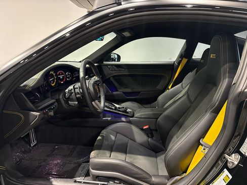 Used 2023 Porsche 911 Dakar image 22