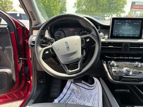 Used 2022 Lincoln Corsair AWD w/ Premium Package image 16