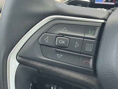 New 2025 Jeep Grand Cherokee Limited w/ Luxury Tech Group II image 16