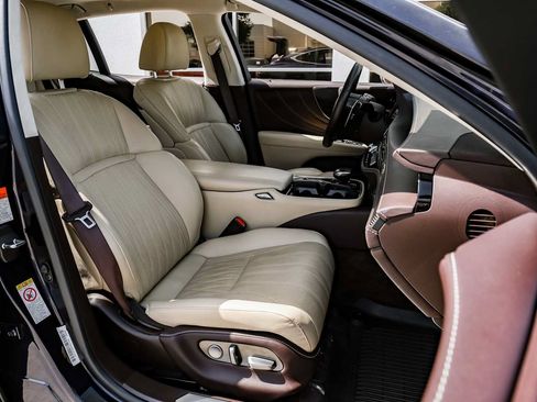 Used 2019 Lexus LS 500 w/ Interior Upgrade Package RWD image 36