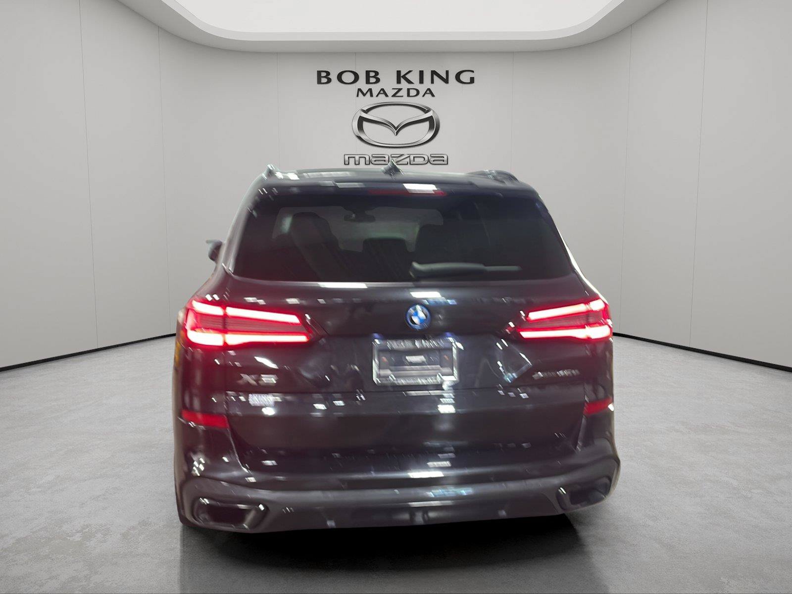 Used 2022 BMW X5 xDrive45e w/ M Sport Package AWD/4WD image 4