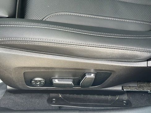 Used 2025 BMW 330i Sedan image 16