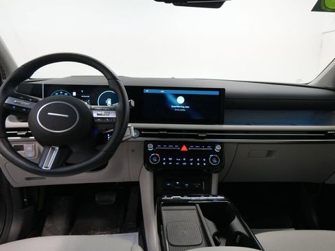 Used 2025 Hyundai Tucson Limited image 42