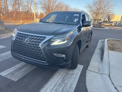 Used 2023 Lexus GX 460 Premium image 3