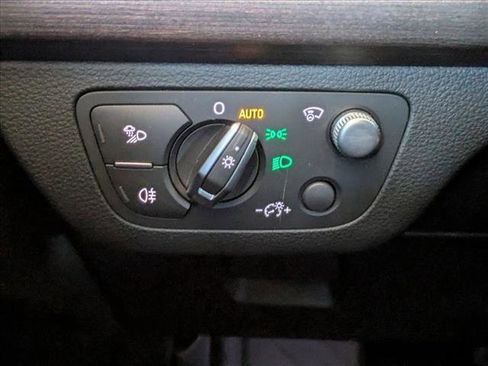 Used 2023 Audi Q5 e Prestige w/ Prestige Package image 12