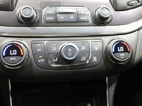 Used 2020 Chevrolet Impala LT w/ LT Convenience Package image 16