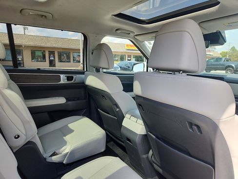 Used 2025 Hyundai Santa Fe Calligraphy AWD/4WD image 30