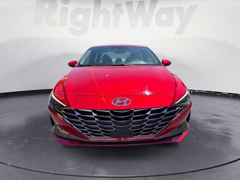 Used 2021 Hyundai Elantra SEL w/ Convenience + Premium Package FWD image 8