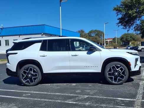 New 2026 Chevrolet Traverse High Country image 3