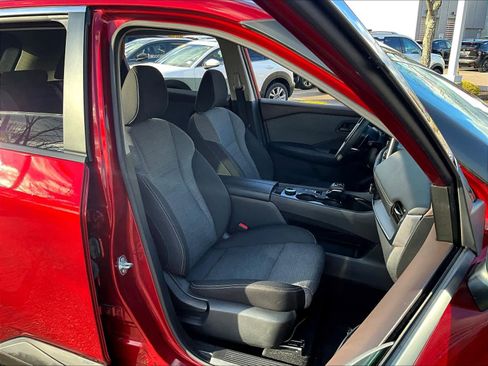 Used 2021 Nissan Rogue S image 11