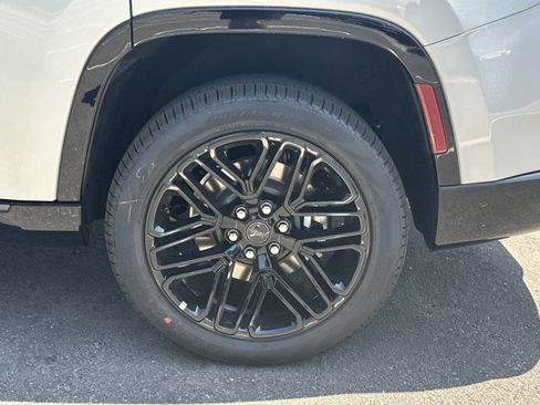 New 2026 Jeep Grand Wagoneer Limited image 19