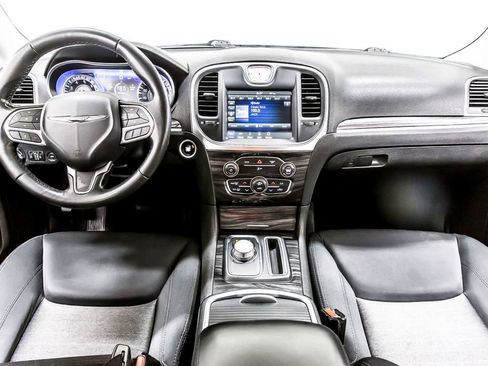 Used 2021 Chrysler 300 Touring w/ Sport Appearance Package RWD image 18