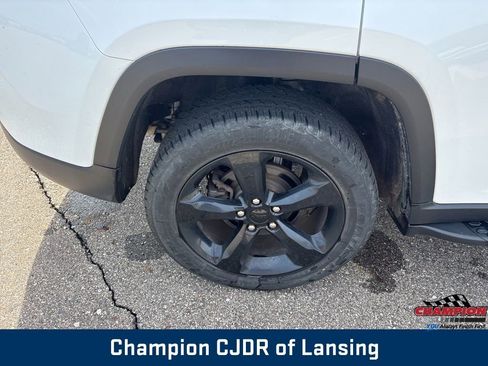 Used 2024 Jeep Grand Cherokee Limited w/ Luxury Tech Group II AWD/4WD image 45