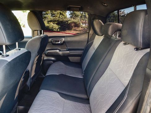 Used 2023 Toyota Tacoma TRD Off-Road image 18