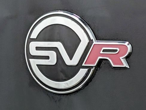 Used 2022 Jaguar F-PACE SVR image 12