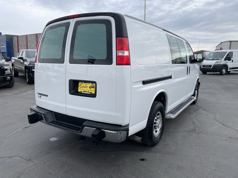 Used 2018 Chevrolet Express 2500 w/ Driver Convenience Package image 8