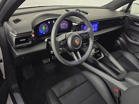 Certified 2025 Porsche Macan 4S Electric image 4