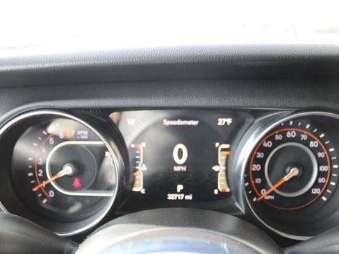 Used 2021 Jeep Gladiator Overland image 17