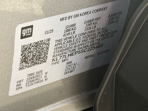 Used 2025 Chevrolet Trax LT w/ LT Convenience Package image 32