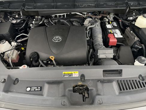 Used 2021 Toyota Highlander Limited AWD/4WD image 11