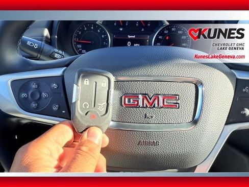 Used 2024 GMC Terrain SLT image 52