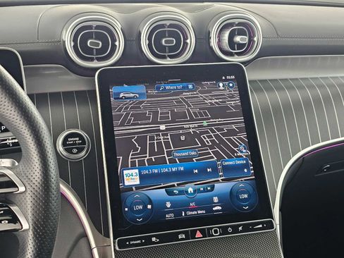 Used 2023 Mercedes-Benz GLC 300 image 24