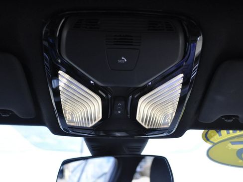 Used 2025 BMW 330i xDrive Sedan image 15