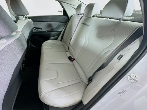 Used 2024 Hyundai Elantra Limited FWD image 28