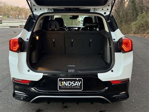 Used 2024 Buick Encore GX Sport Touring image 12