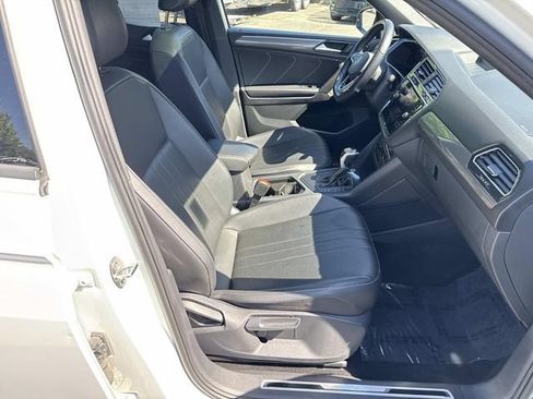 Used 2023 Volkswagen Tiguan SE R-Line FWD image 9