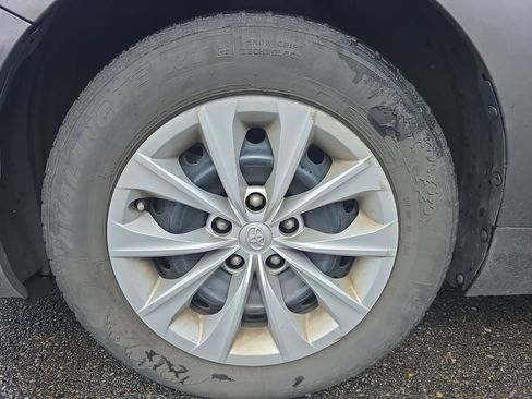 Used 2016 Toyota Camry LE FWD image 12