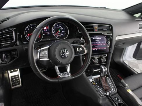 Used 2021 Volkswagen GTI SE image 8