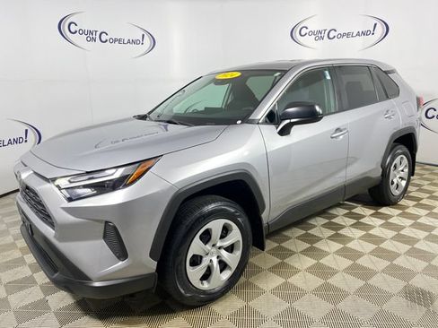 Certified 2024 Toyota RAV4 LE AWD/4WD image 3