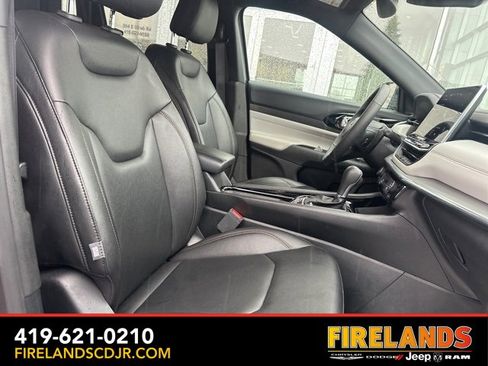 Used 2024 Jeep Compass Limited image 15