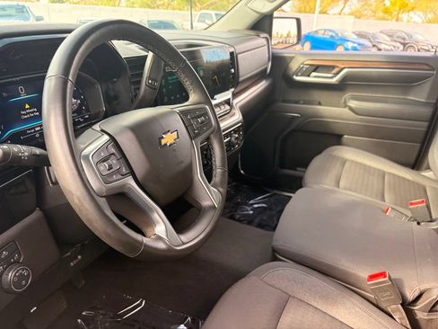 Used 2024 Chevrolet Silverado 1500 LT AWD/4WD image 14